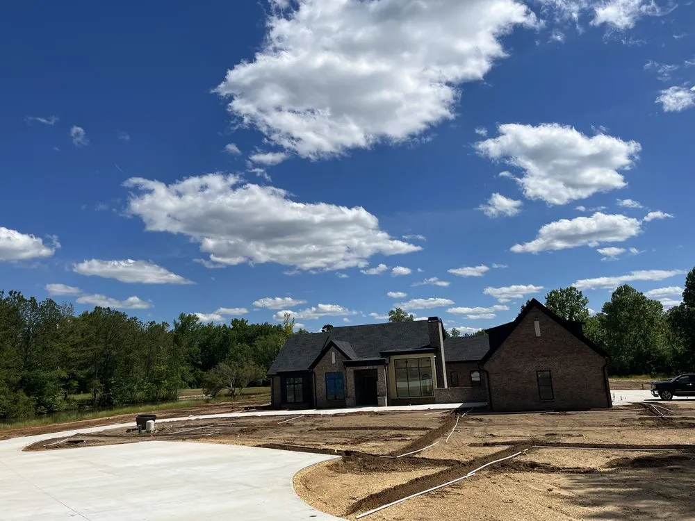 Expert lawn care service in Montgomery, AL - Alex Lawncare & Landscaping