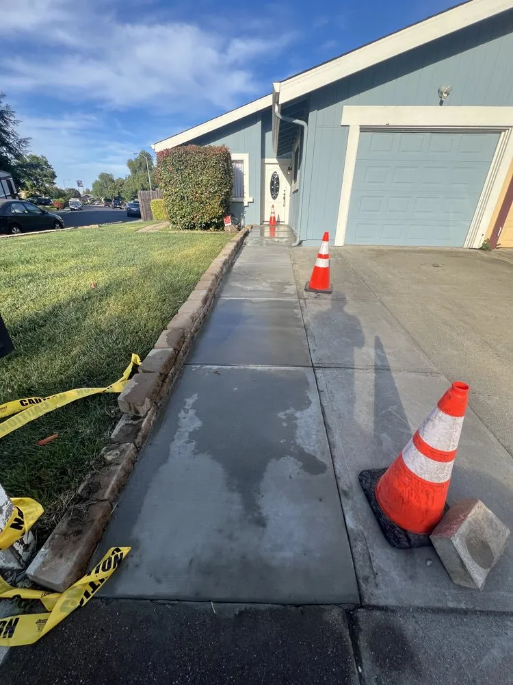 Professional residential landscaping in Fairfield, CA by Alex Tree & Landscape Service