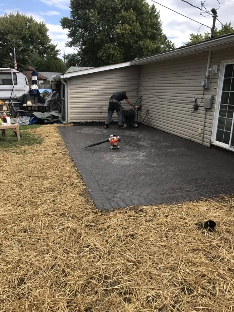 Trusted yard maintenance in Indianapolis, IN by Alexander Construction and Landscaping
