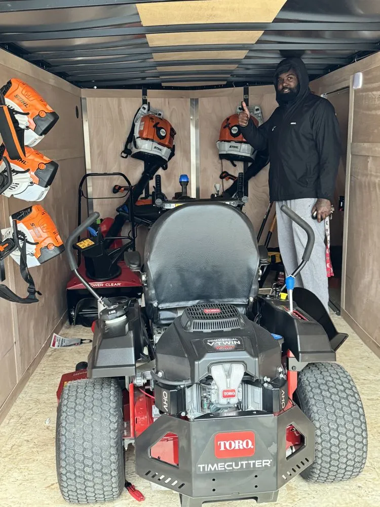 Reliable lawn care service near you in Detroit, MI by Alexander Lawn Care