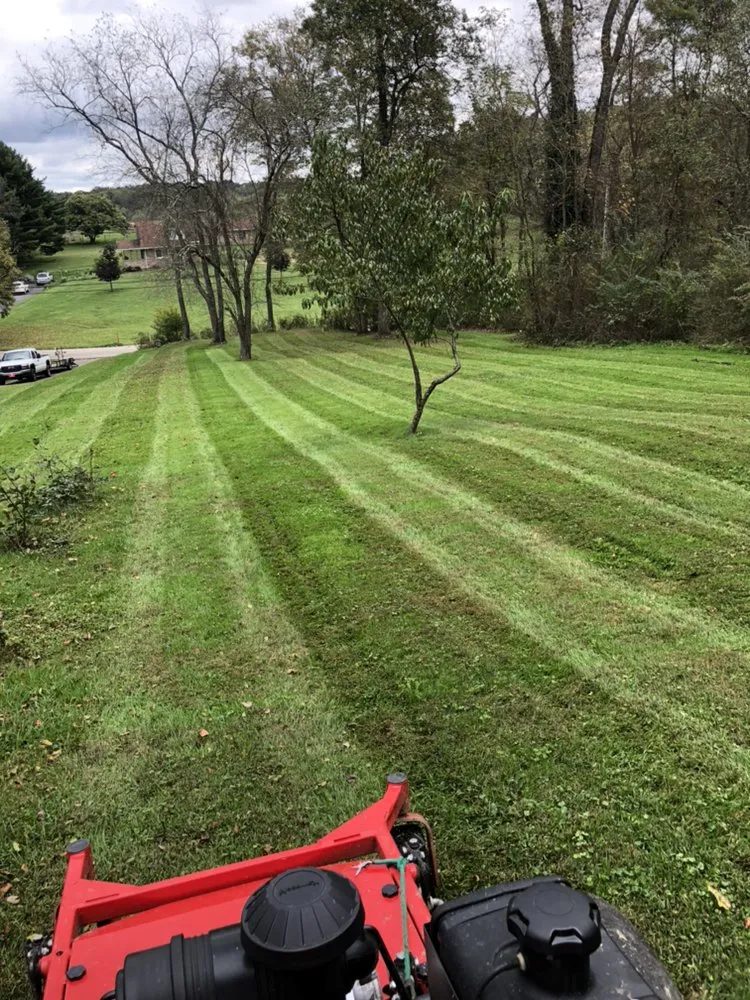 Reliable lawn mowing service experts serving Pittsburgh, PA - Alexander Lawn Services