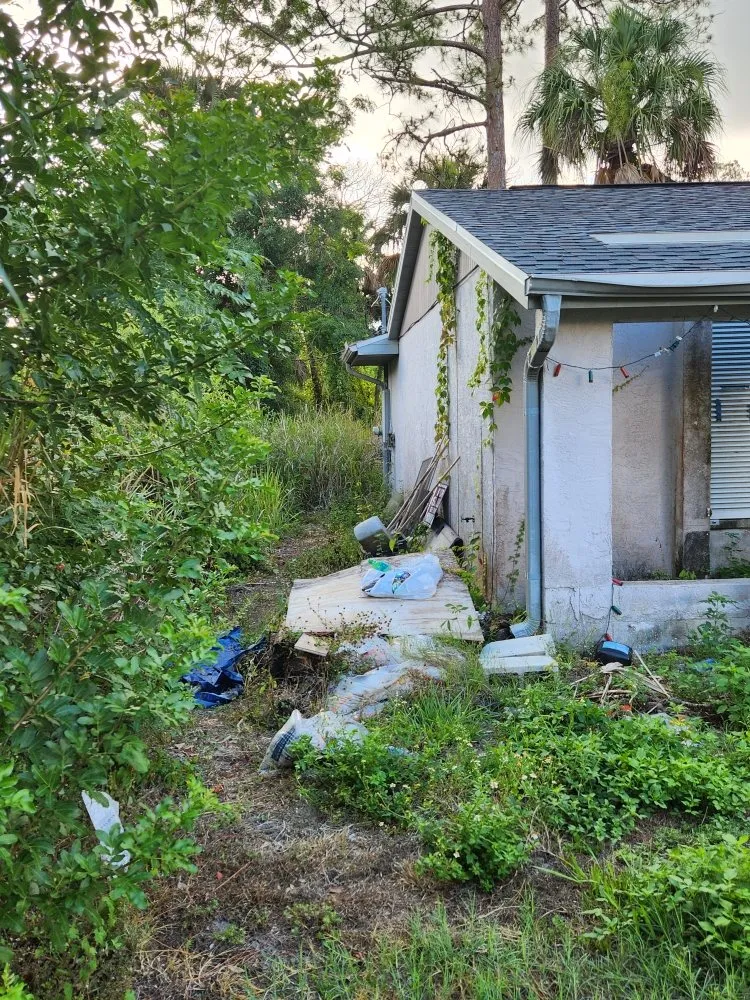 Trusted yard cleanup service experts serving Port Charlotte, FL - Alexander The Great Outdoor Services