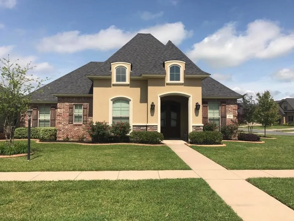 Affordable garden landscaping in Shreveport, LA by Alexis Lawn and Landscape