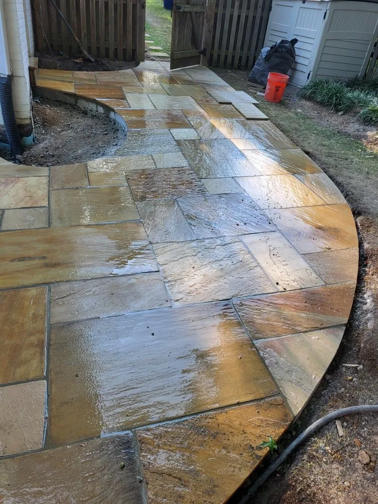 Affordable yard maintenance in Dale City, VA by Alex’s Landscaping