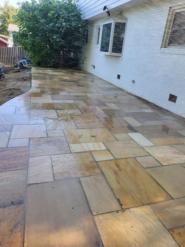 Reliable yard maintenance for homes in Dale City, VA by Alex’s Landscaping