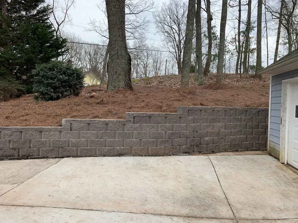 Custom yard maintenance experts serving Charlotte, NC - Alex's Lawnscape