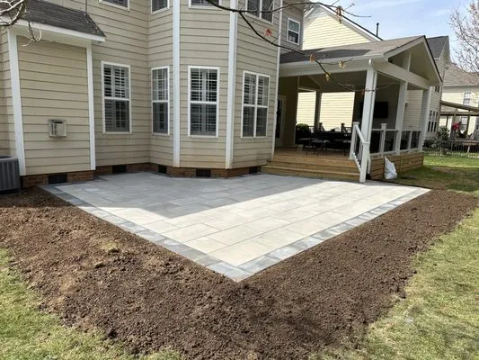 Alex's Lawnscape Logo