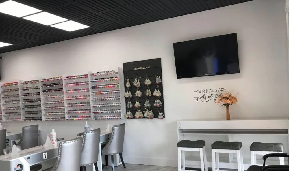 Affordable lawn care service for homes across Athens, GA - ALEXX Remodeling Construcción and Handyman