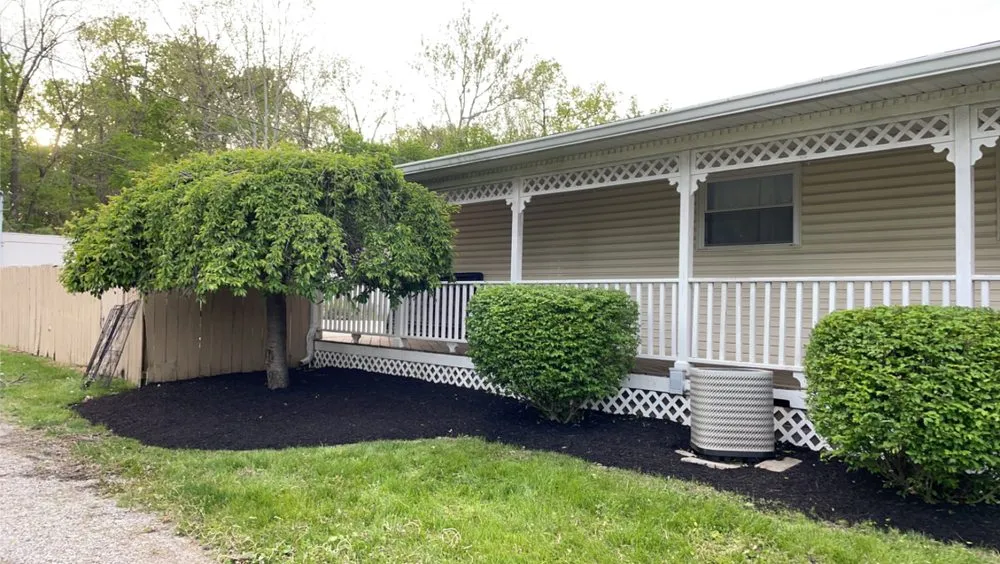 Expert lawn mowing service in Indianapolis, IN - ALFA G LAWN CARE