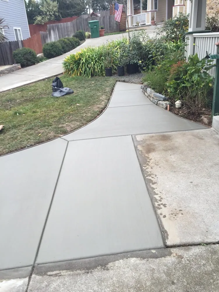 Custom landscape installation for year-round maintenance in Windsor, CA by Alfaro Construction