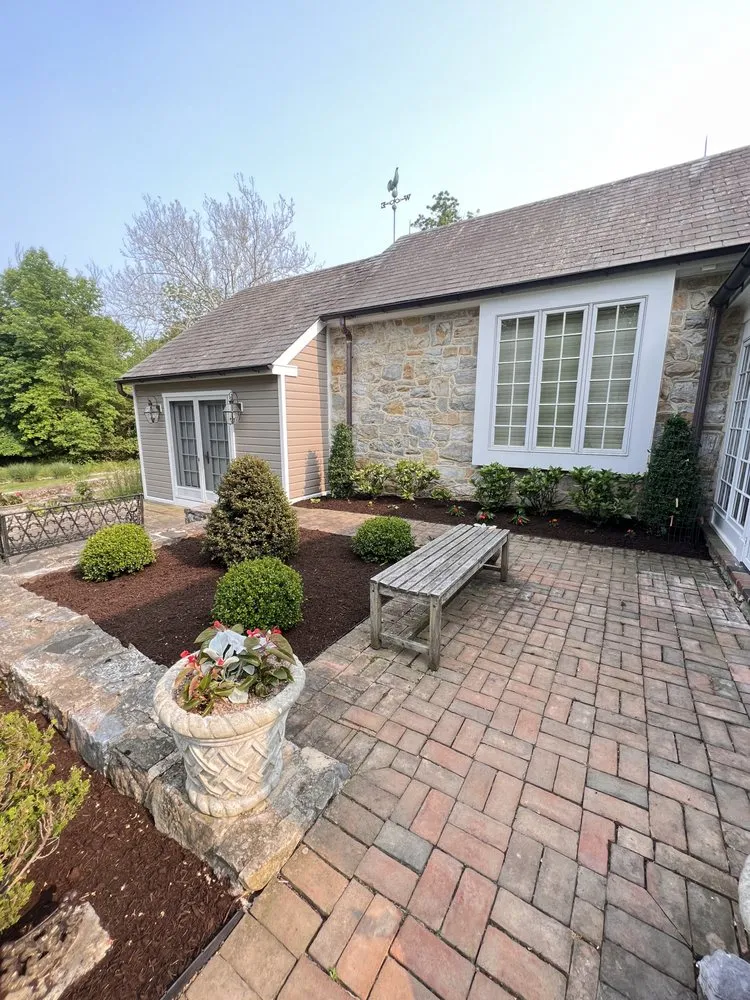 Professional yard maintenance in Reading, PA by Alfaro Landscaping