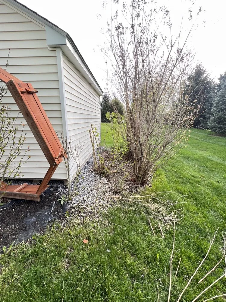 Custom lawn mowing service in Reading, PA - Alfaro Landscaping