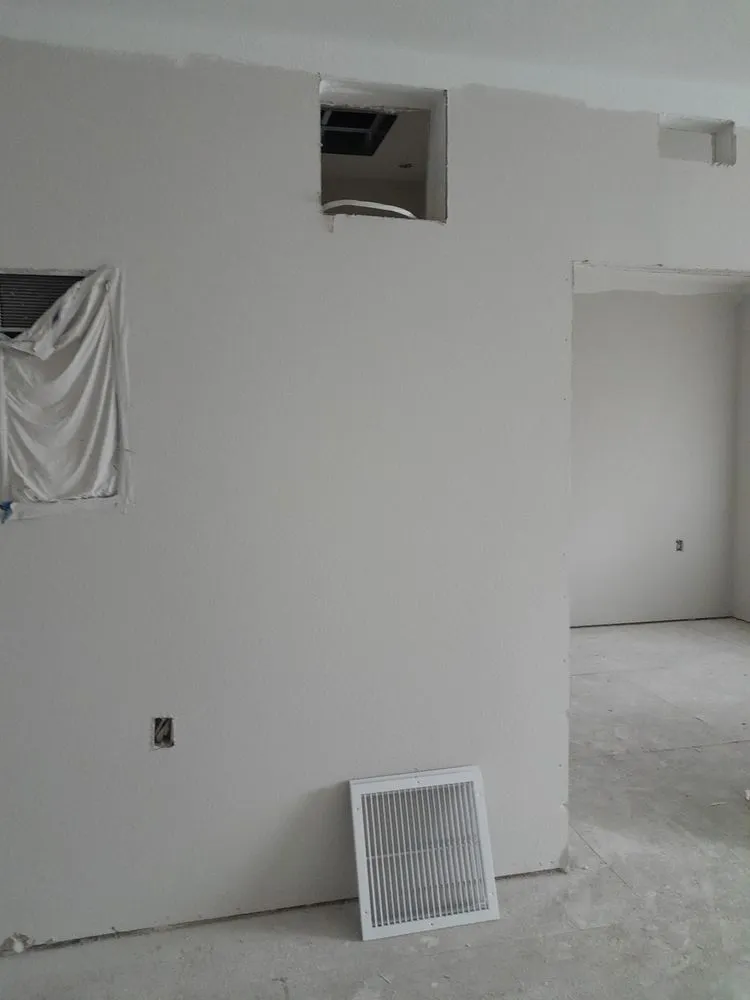 Custom yard cleanup service for year-round maintenance in Nokomis, FL by Alfonso Handyman Solutions