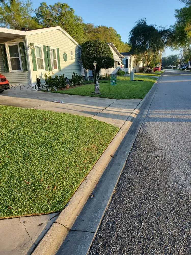 Custom garden landscaping for beautiful yards in Ocklawaha, FL by Alfonso Lawn & Landscaping