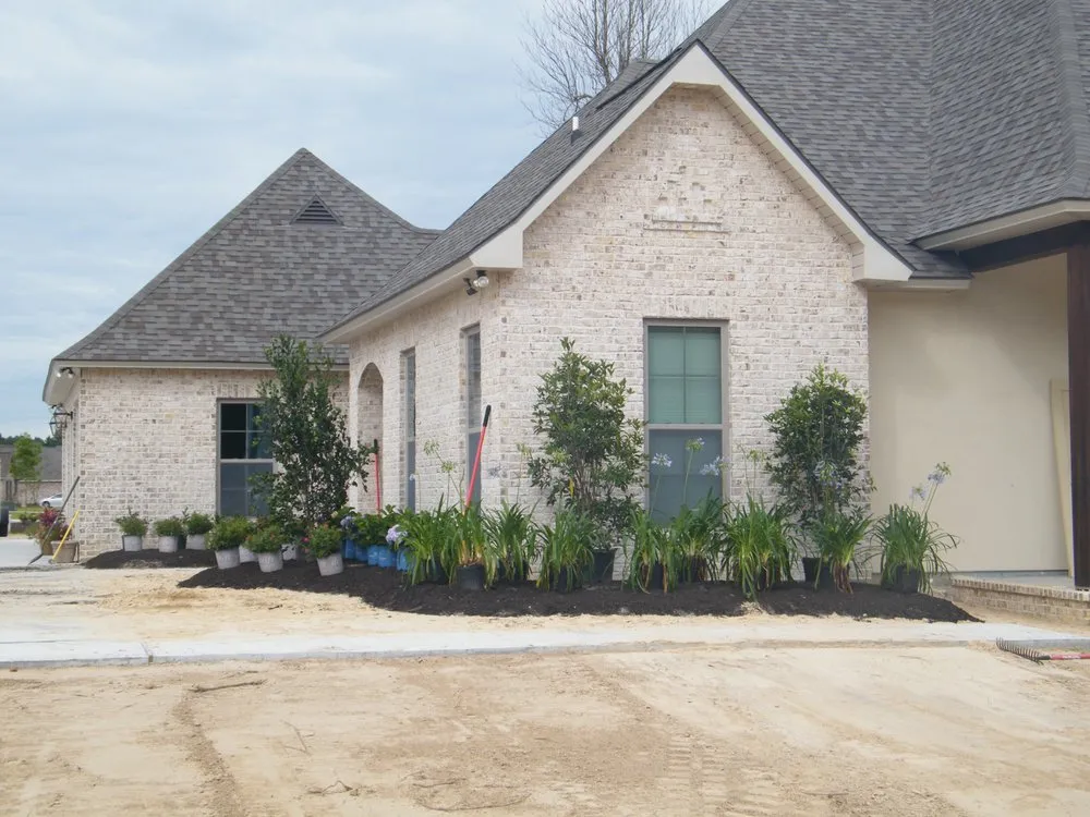 Expert yard maintenance experts serving Denham Springs, LA - Alford's Landscaping
