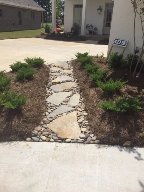 Reliable lawn mowing service experts serving Denham Springs, LA - Alford's Landscaping