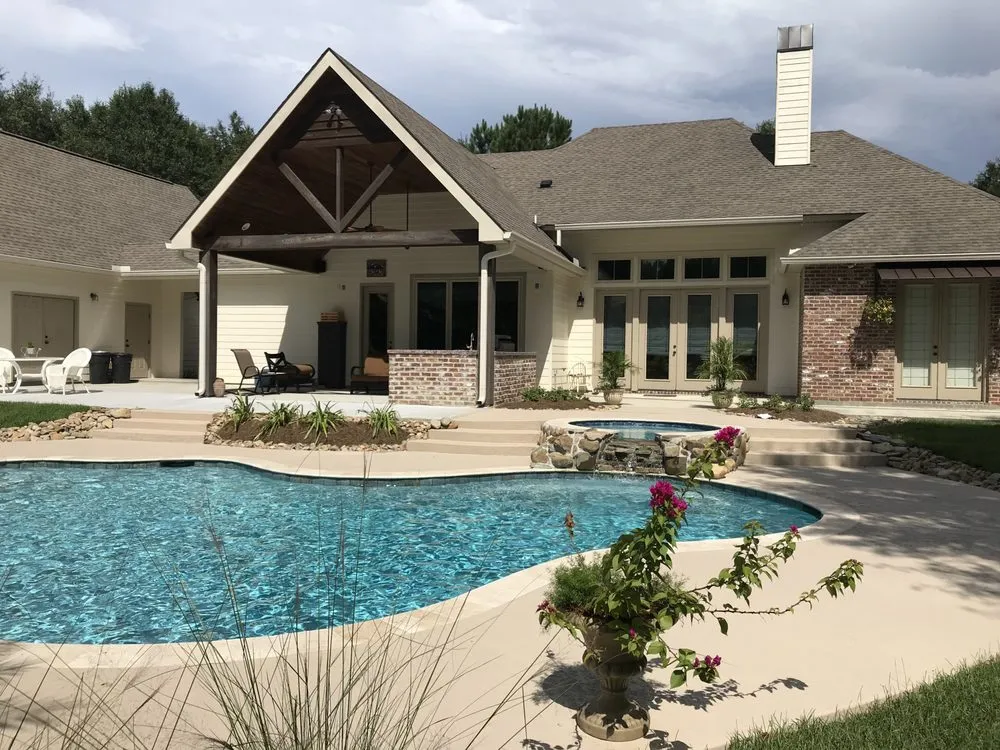 Affordable yard cleanup service with custom design across Denham Springs, LA - Alford's Landscaping