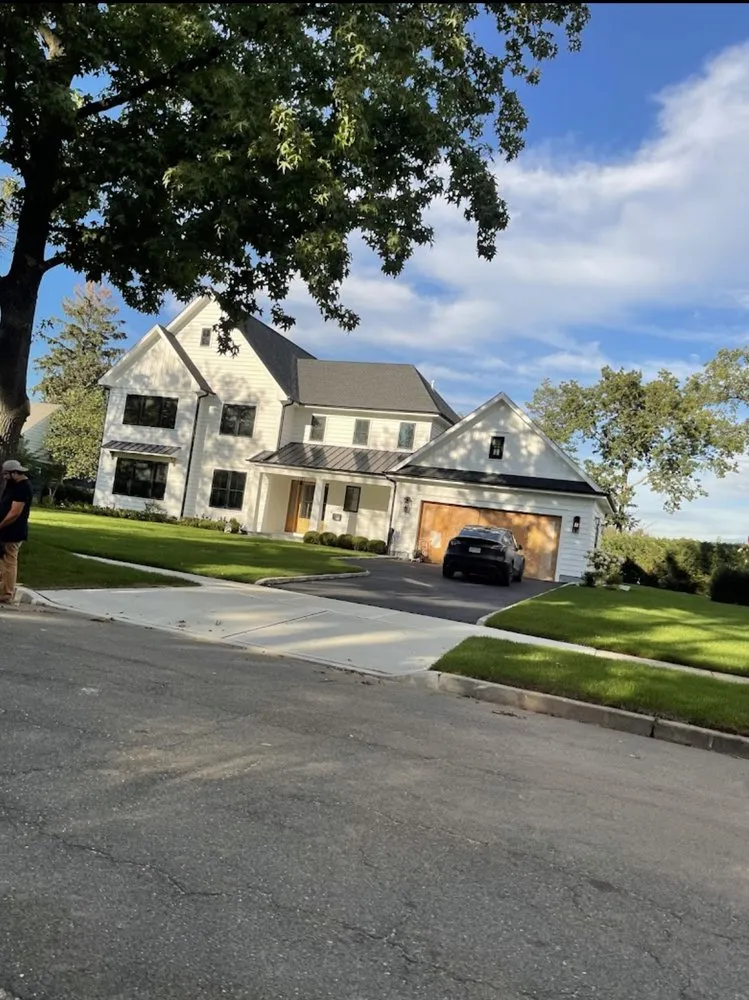 Top-rated yard cleanup service experts serving Elmont, NY - Alfredo’s Construction