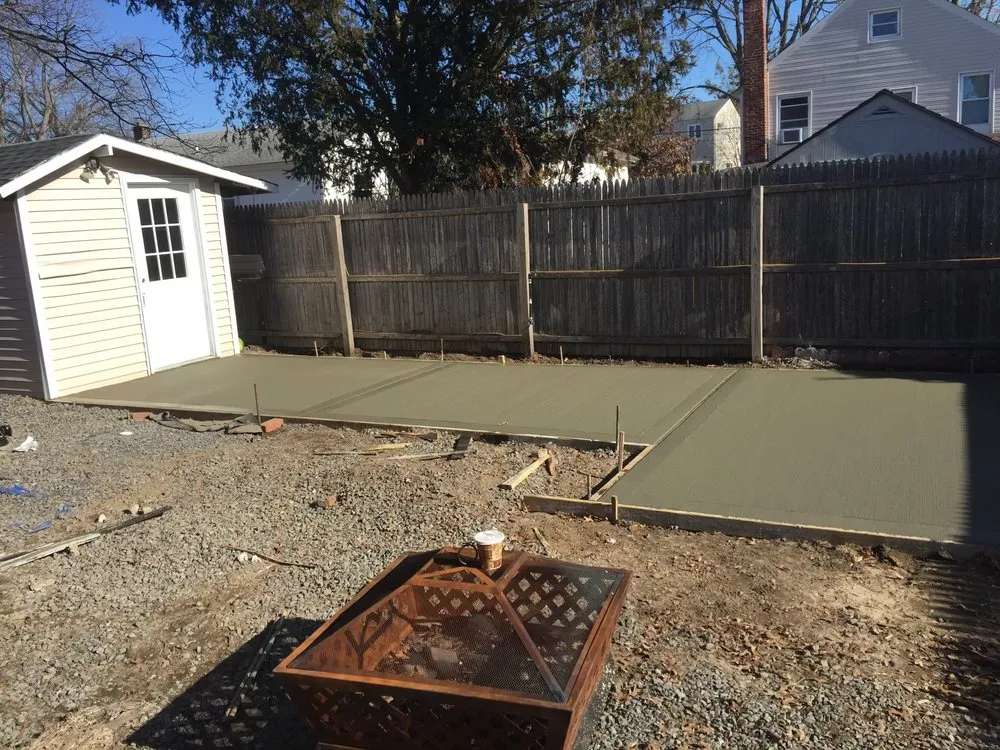 Professional landscaping services in Elmont, NY by Alfredo’s Construction