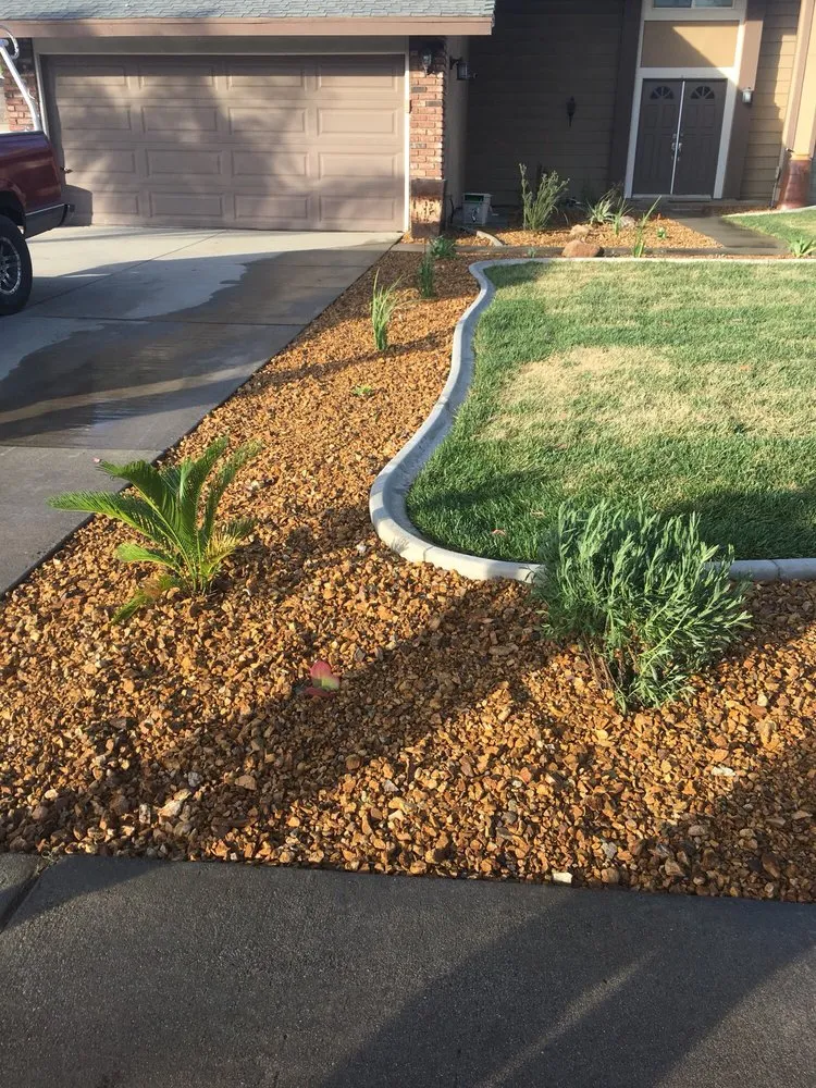 Custom lawn care service in Riverside, CA - Alfredo's Landscape and Gardening Services