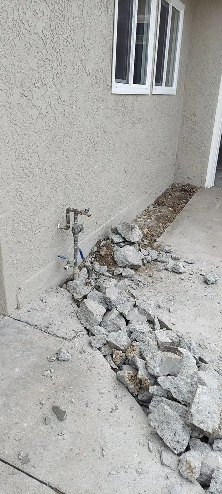 Custom landscaping services for beautiful yards in Riverside, CA by Alfredo's Landscape and Gardening Services