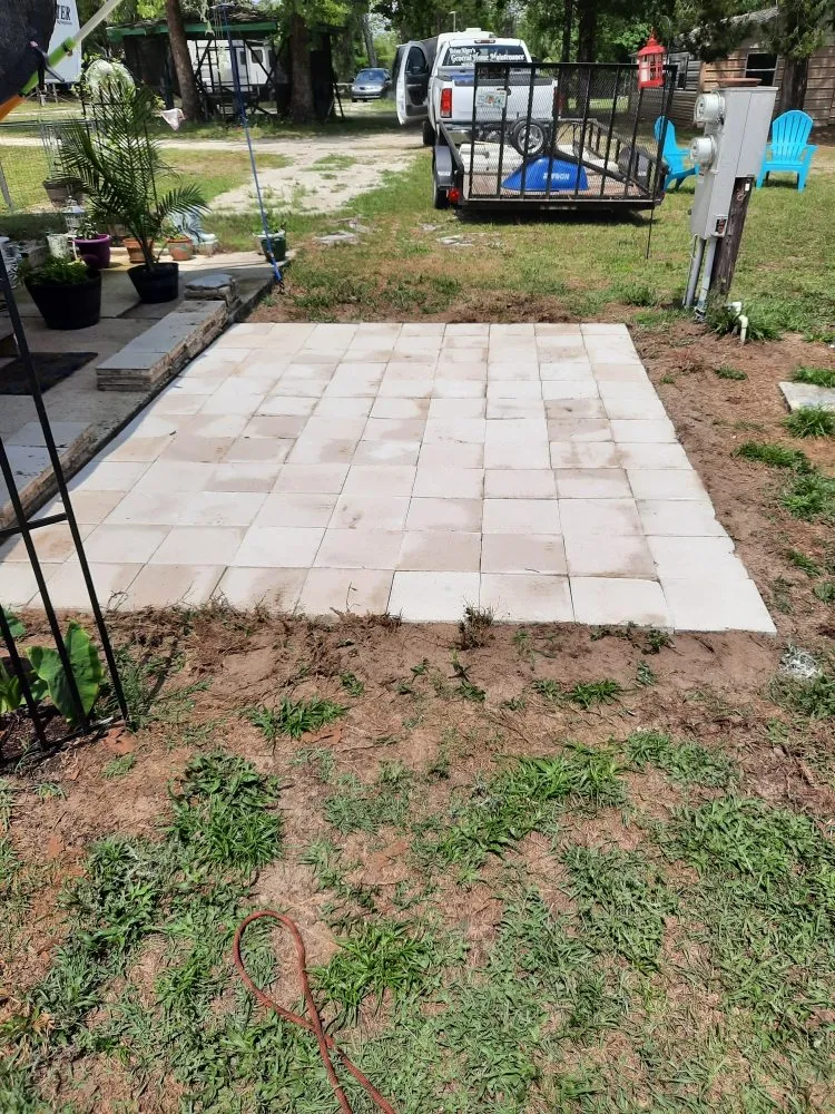 Custom yard cleanup service for homes in Williston, FL by Alger's Maintenance