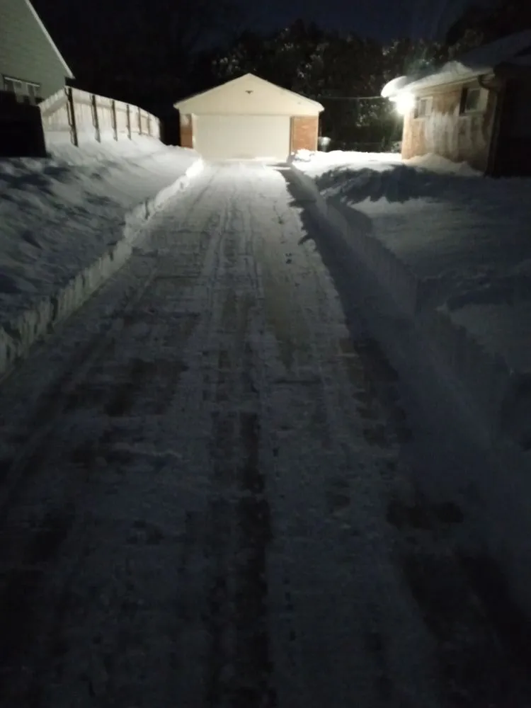 Affordable lawn mowing service near you in Milwaukee, WI by Alias