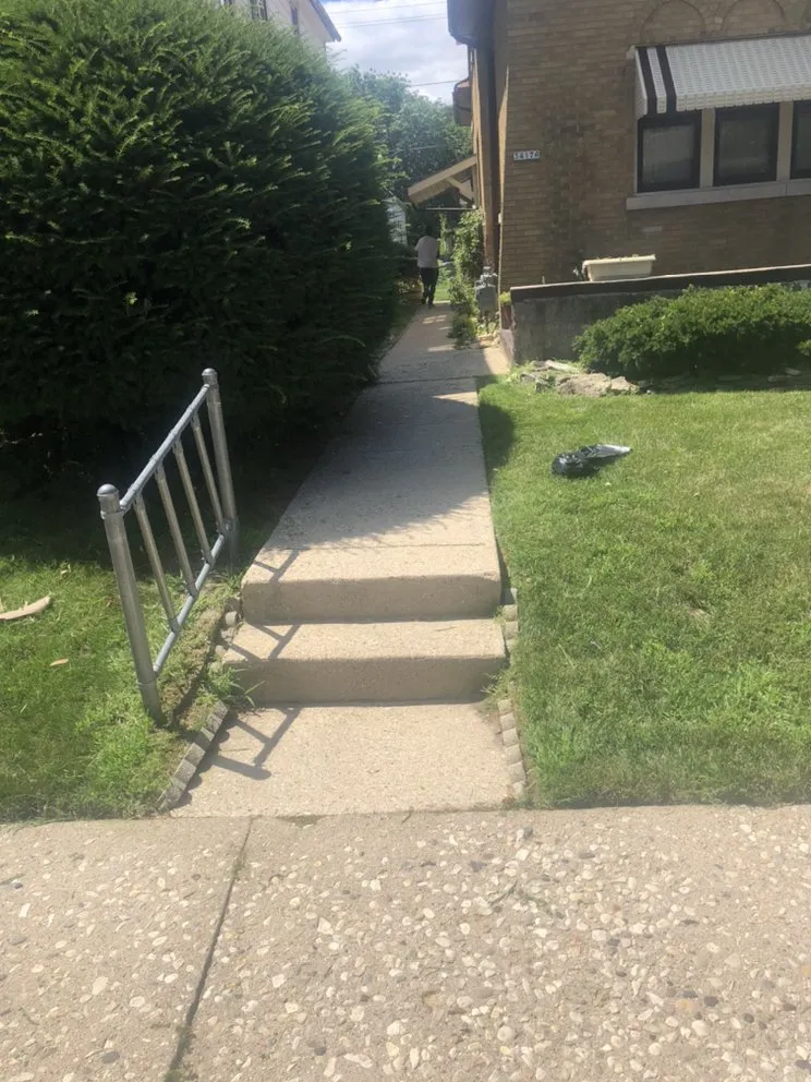 Top-rated lawn care service in Milwaukee, WI - Alias