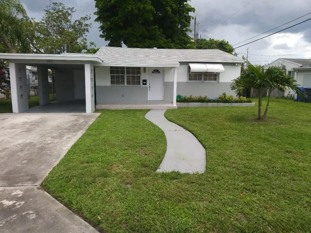 Trusted residential landscaping for homes in North Lauderdale, FL by Alimayu Lawns