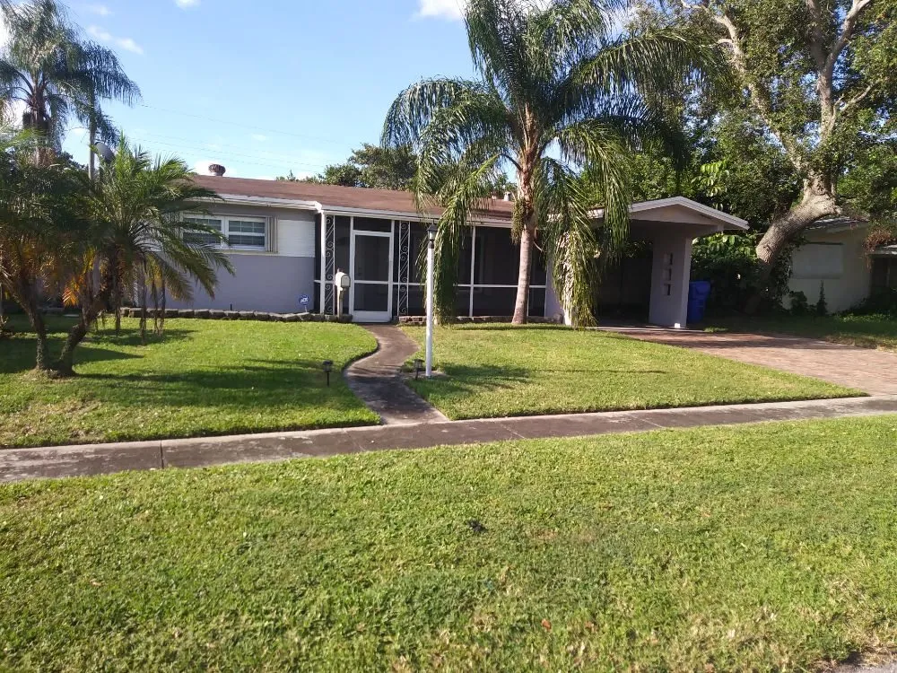 Local lawn mowing service experts serving North Lauderdale, FL - Alimayu Lawns