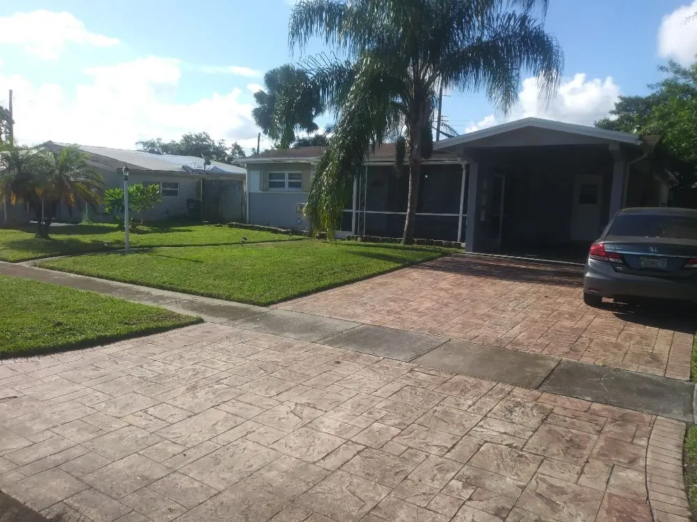 Custom residential landscaping experts serving North Lauderdale, FL - Alimayu Lawns