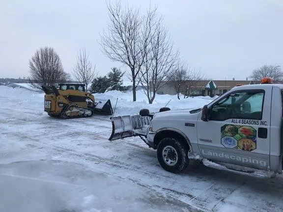 Reliable garden landscaping for year-round maintenance in Des Moines, IA by All 4 Seasons