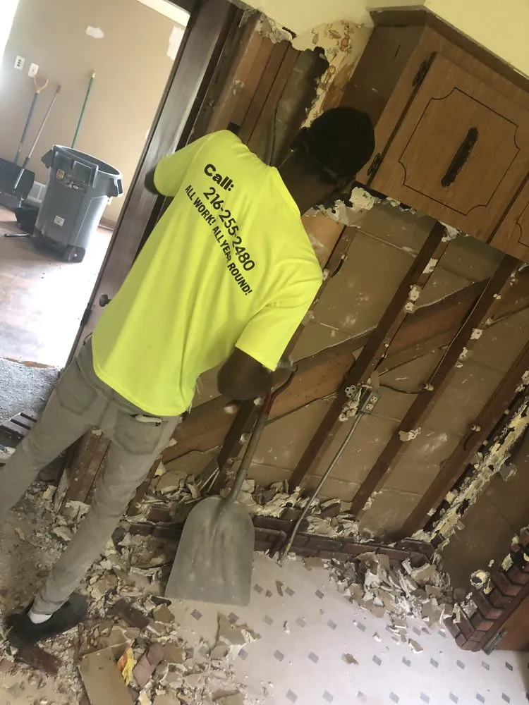 Reliable lawn care service with custom design across Cleveland, OH - All 4 Seasons Express