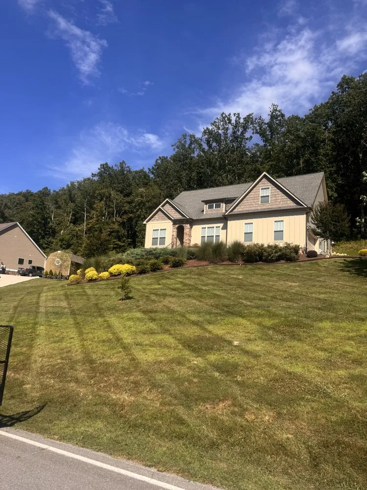 Professional yard cleanup service for beautiful yards in Cleveland, TN by All About The South Landscapes