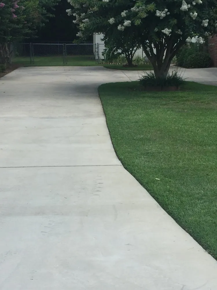 Custom yard cleanup service for homes in Sumter, SC by All Above Landscaping