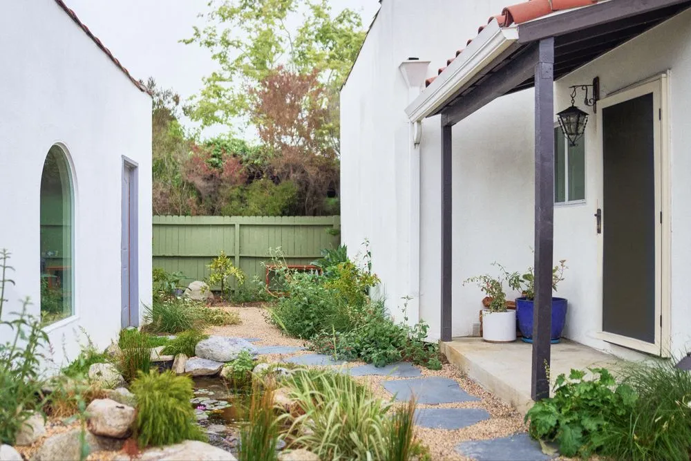 Expert lawn mowing service for beautiful yards across Los Angeles, CA - All American Landscape