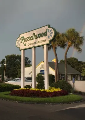 All American Lawn & Tree Specialist Logo