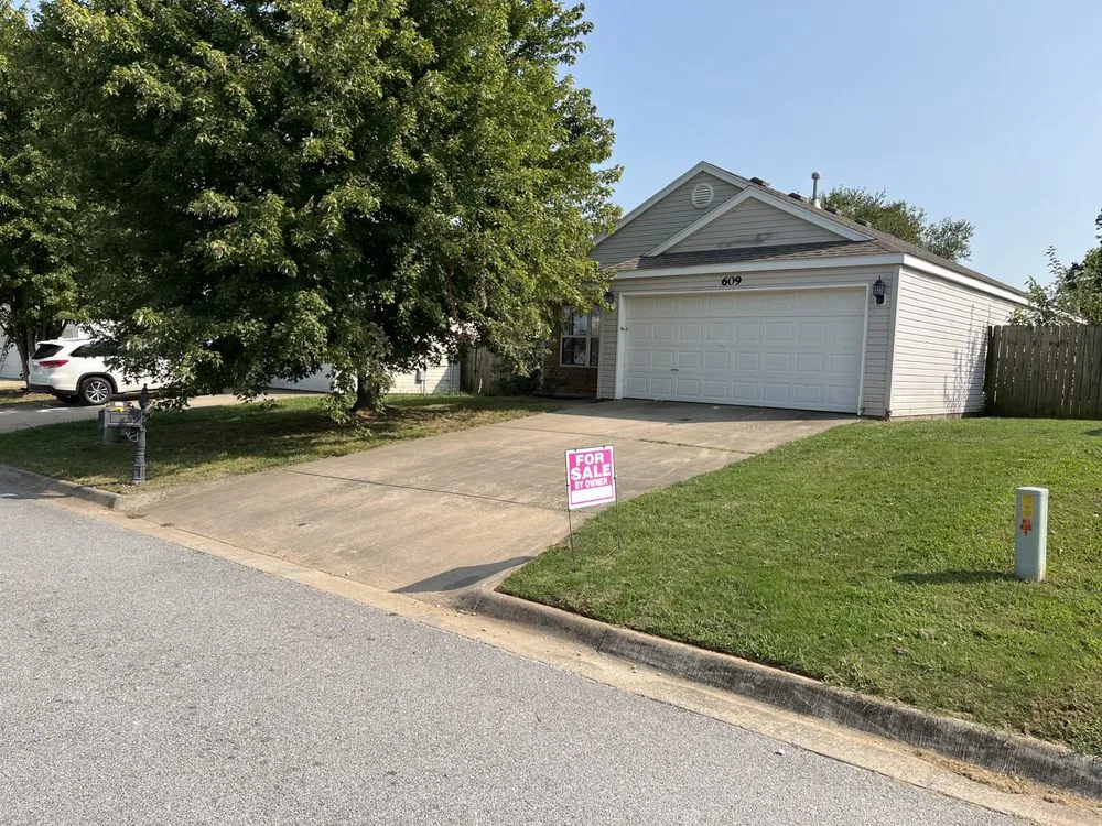 Custom garden landscaping near you in Pea Ridge, AR by All-American Lawn Care