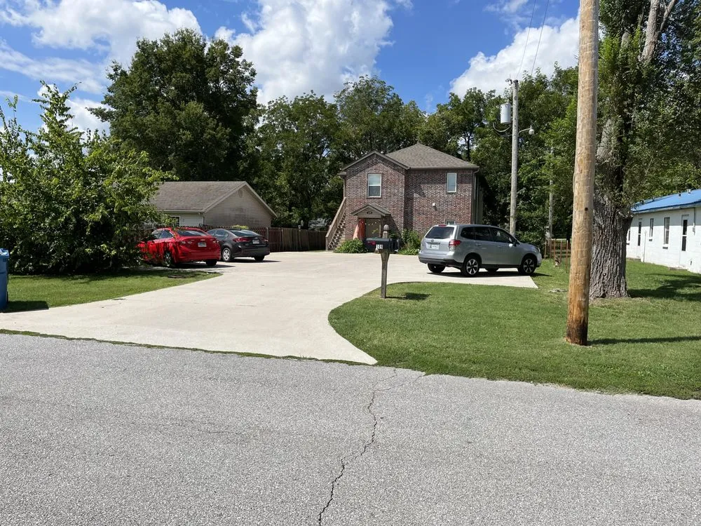 Reliable lawn care service in Pea Ridge, AR by All-American Lawn Care