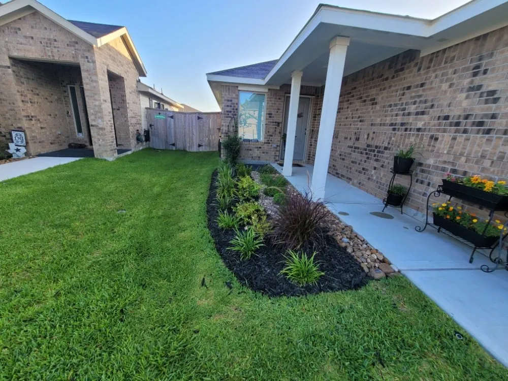 Professional lawn care service experts serving Cleveland, TX - All American Lawn Service