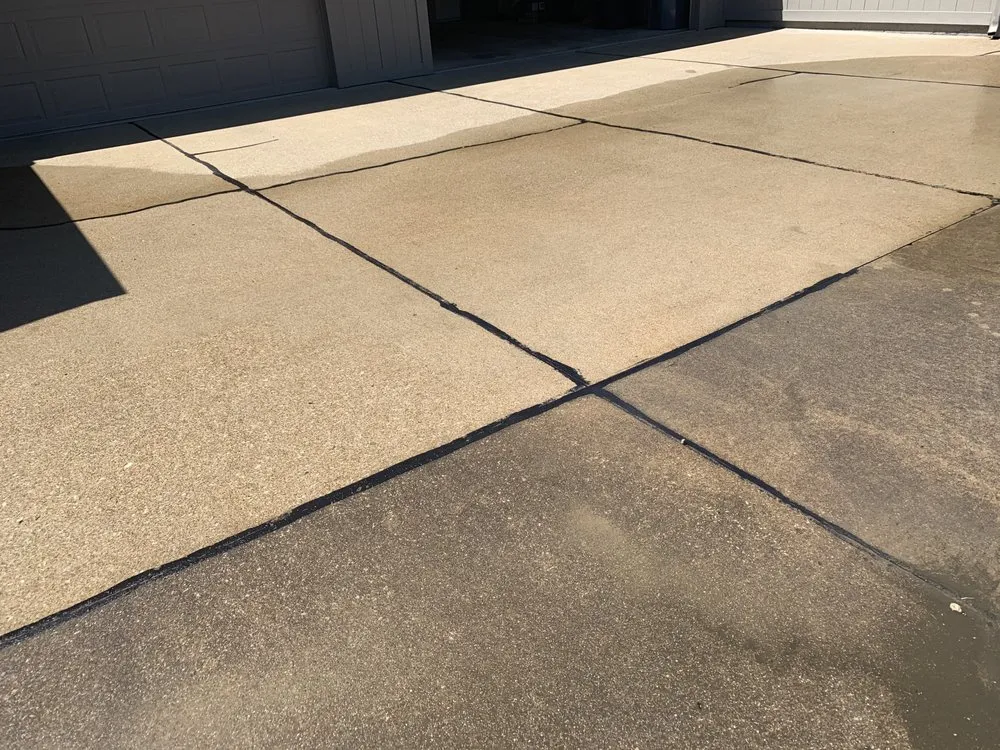 Professional yard maintenance experts serving Evansville, IN - All American Pro Lawns