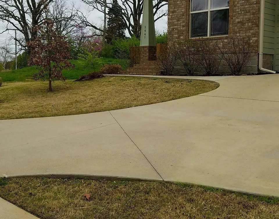 Top-rated garden landscaping in Fayetteville, AR by All American Services