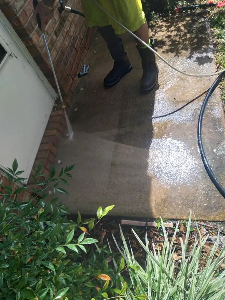 Local outdoor landscaping experts serving Fort Walton Beach, FL - All Around Lawn and Handy Tree Service