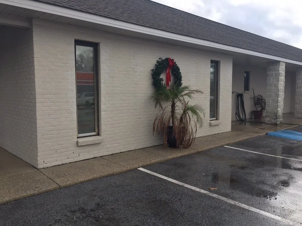 Affordable residential landscaping in Northport, AL by All Around the House Landscaping