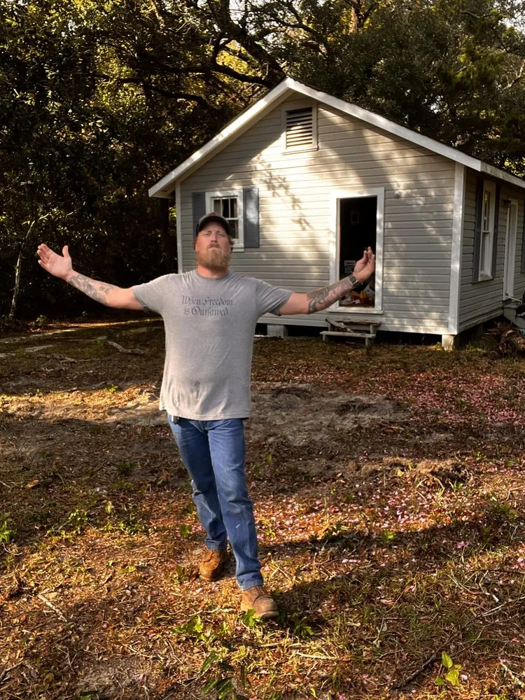 Trusted yard cleanup service for beautiful yards in Foley, AL by All Clear Land Worx