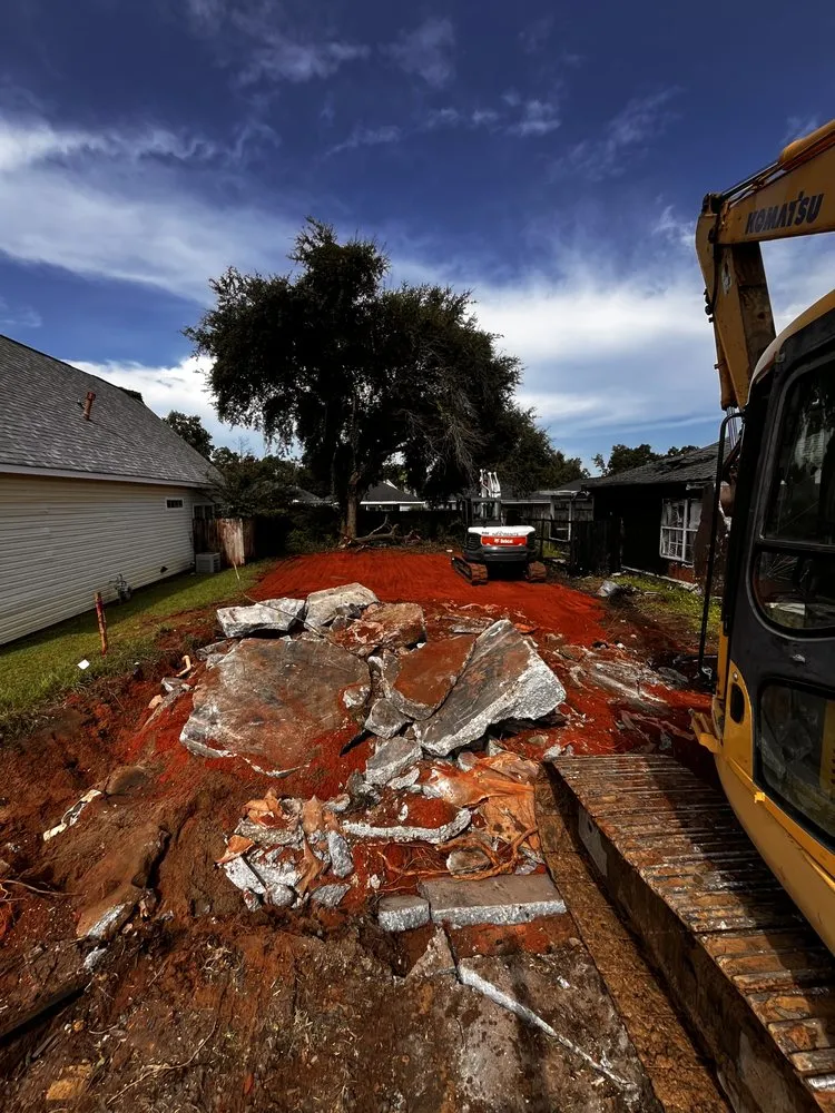 Local yard cleanup service in Foley, AL - All Clear Land Worx