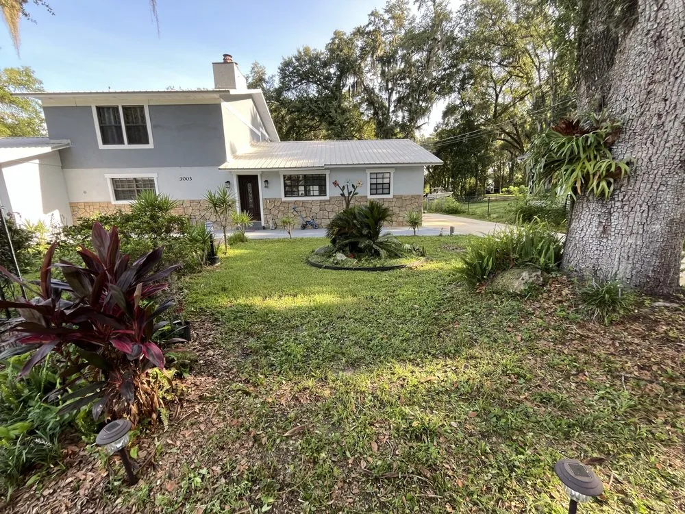 Custom yard maintenance in Ocala, FL by All cuts lawn care