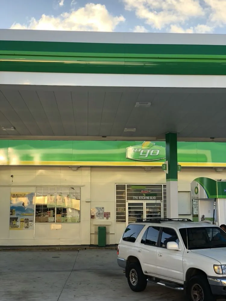 Reliable lawn mowing service for year-round maintenance in panama city, FL by All Dade General Construction - DBA Optimum Partners