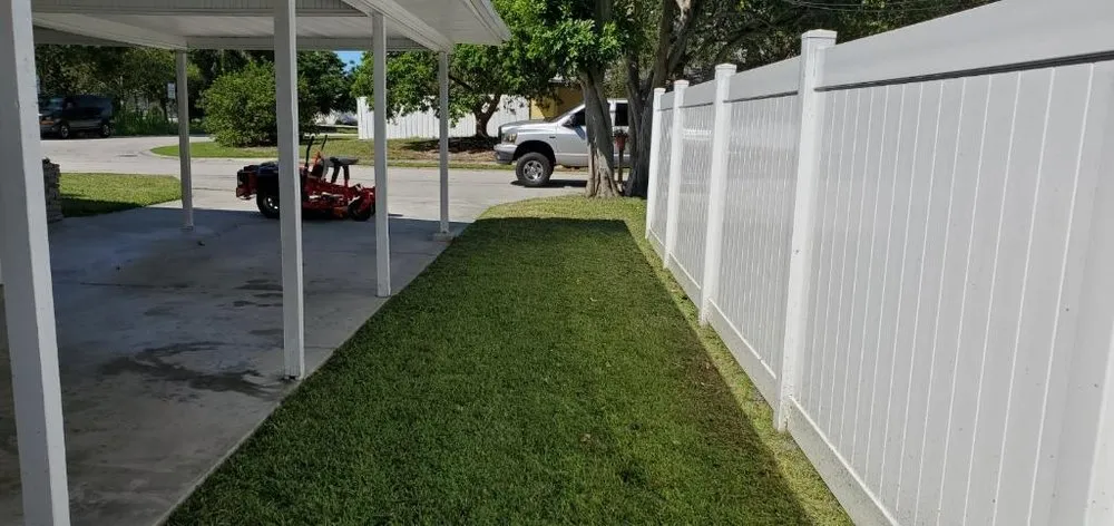 Expert lawn care service experts serving Bradenton, FL - All Detail Landscaping