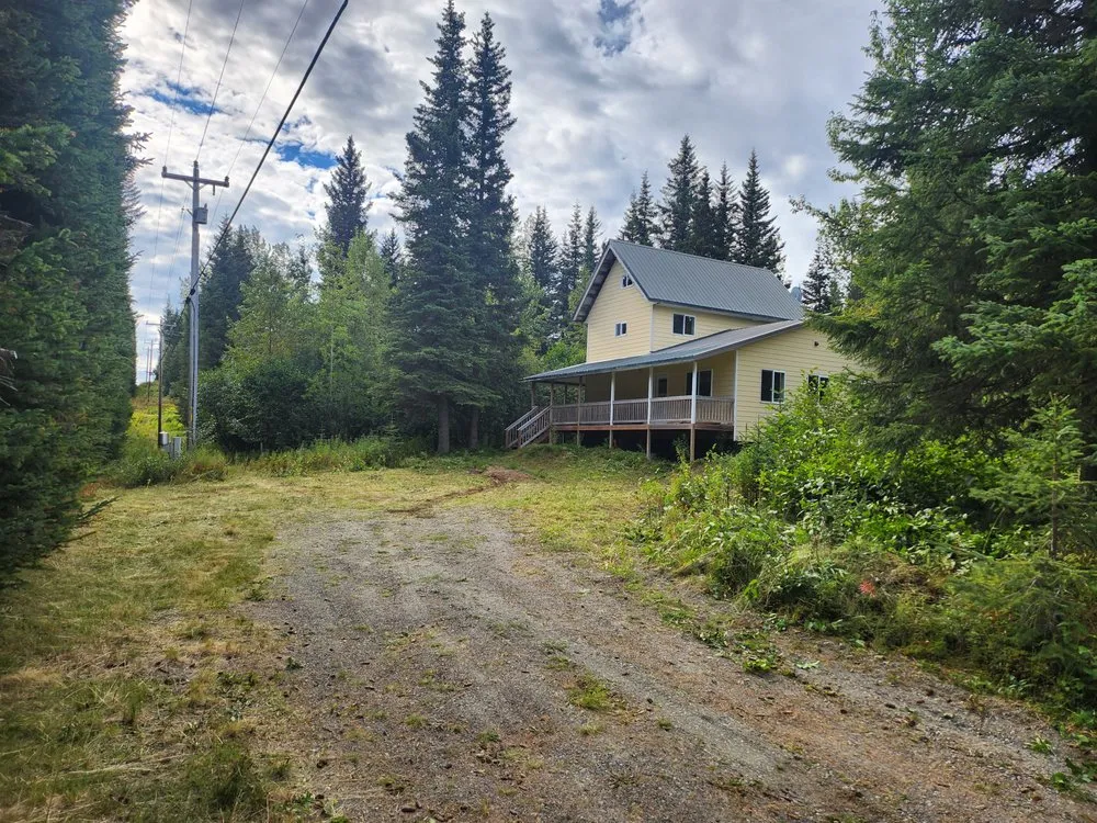 Top-rated lawn care service for beautiful yards across Anchor Point, AK - All Hands on Deck